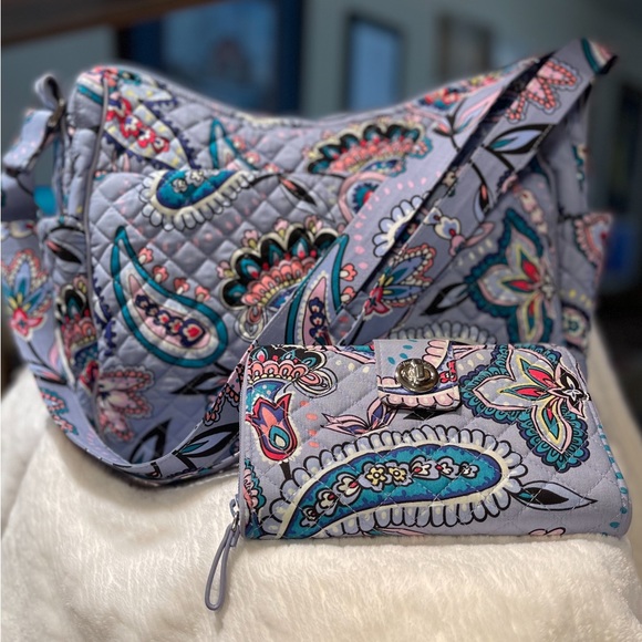 NWOT Vera Bradley LG Iconic On the Go “Makani Paisley”-w/Wallet - Picture 3 of 16